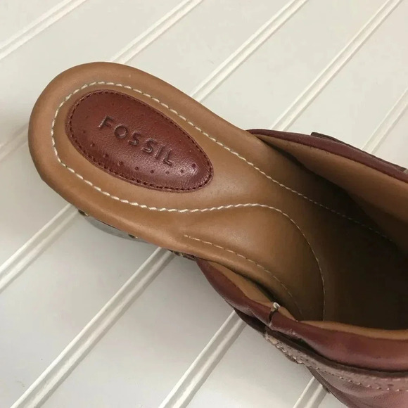 Fossil Leather Clogs  - Picture 5 of 8